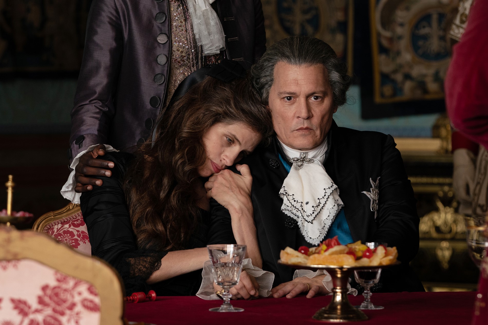 Johnny Depp - wielki powrót czy duże rozczarowanie? Krytycy o Kochanicy króla